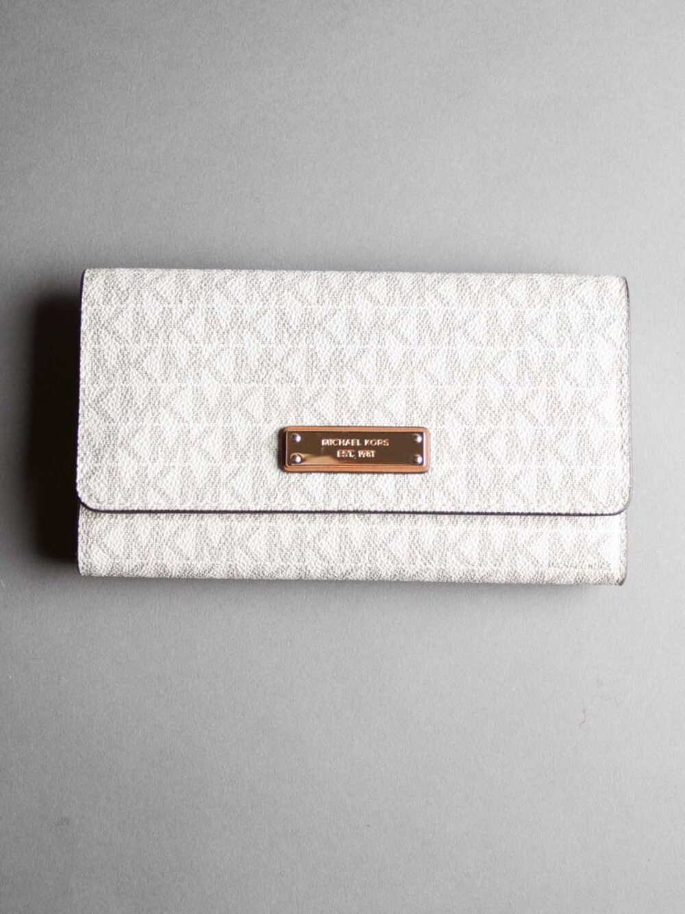 Michael Kors Jet Set Large Logo Trifold Wallet in Vanilla/Acorn